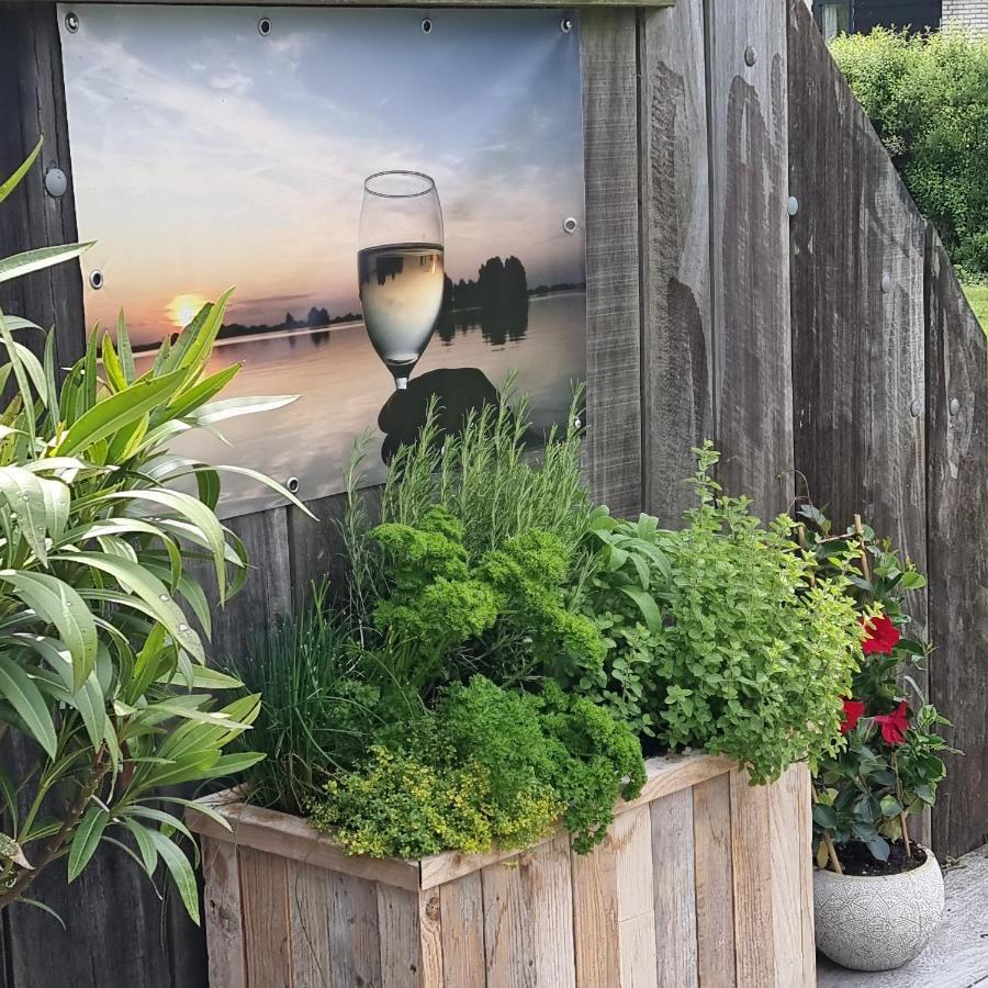 Rietmeer vakantiehuis Friesland Gaastmeer Buitenkant foto